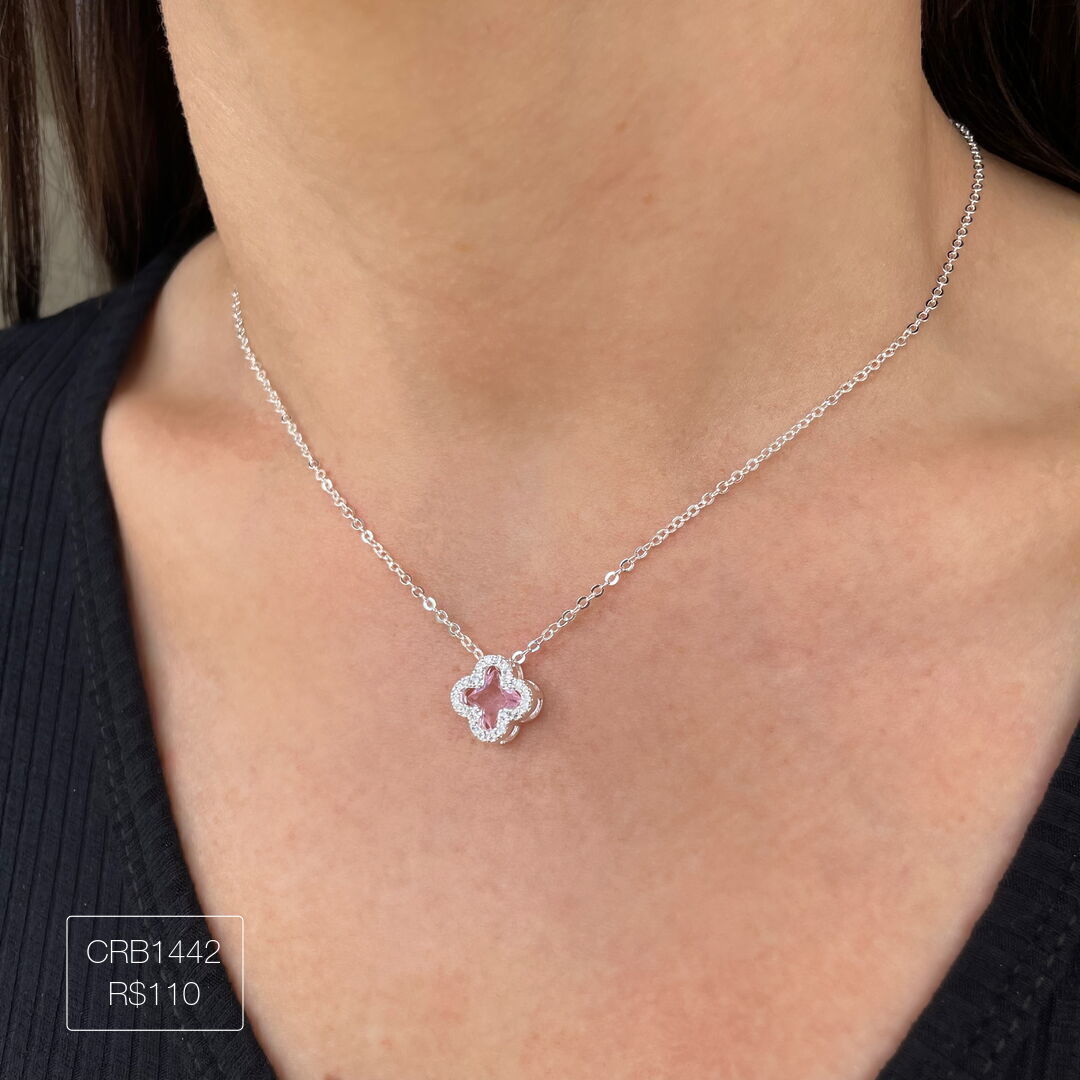 Colar de Trevo Vidro Rosa Cravejado Cristal Prateado